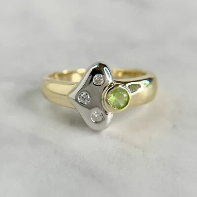 Vintage 14K Two-Tone Bezel Set Natural Peridot .10ctw Round Diamond Band Ring - Image 1 of 4