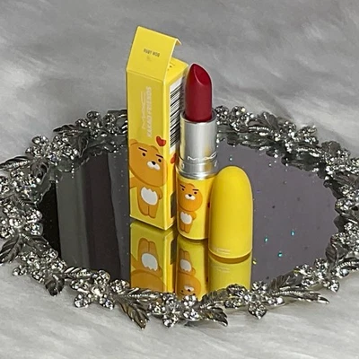 LÁPIZ LABIAL MAC KAKAO AND FRIENDS RYAN RUBY WOO ~ RARO EDICIÓN LIMITADA Foto 1 de 4