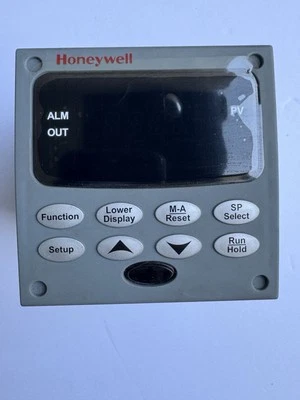 Controller PID Digital Temperature Controller UDC2500 Controller(DC2500-C0-0A00) - Image 1 of 4