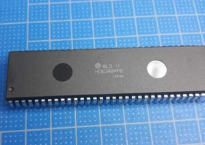 HD63484P8 HIT Controller video non VGA RH DIP64 - Foto 1 di 1