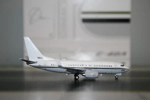 JC Wings 1:400 US Navy Boeing C-40A Clipper 165834 (XX40073) Model Plane - Picture 1 of 7