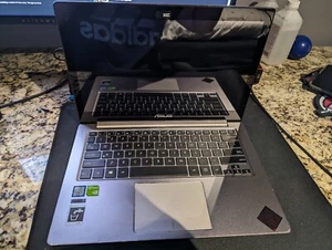 Asus ZenBook UX303UB (i7-6500U 2.50GHz, RAM 12 GB, 512 GB SSD) Touchscreen - Picture 1 of 4