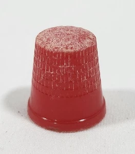 Vintage Red Plastic Thimble - Picture 1 of 3