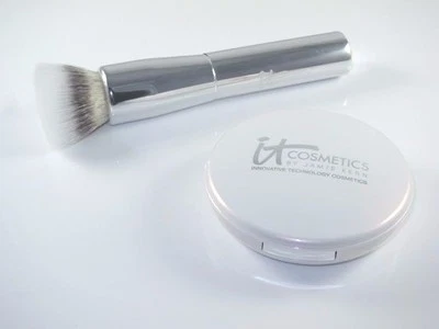 IT Cosmetics Celebration Foundation Illumination "Fair" w/ Airbrush Brush NEW - Image 1 of 2