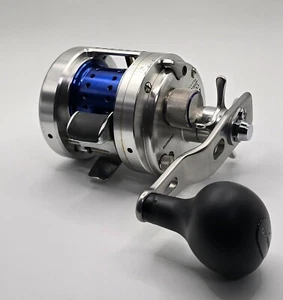 Shimano Calcutta Conquest 300 Type J Baitcast Reel Right Hand from Japan - Picture 1 of 12