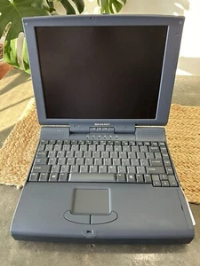 Computadora portátil Sharp PC.-9080 computadora portátil vintage como está para piezas - Imagen 1 de 9