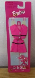 1997 Barbie Go In Style Fashion Pink Skirt & Top w/ T-Strap Shoes Mint on Card - Picture 1 of 3
