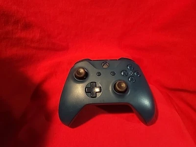 Xbox One Wireless Controller 1708 (New Joysticks) Check Description - Image 1 of 4