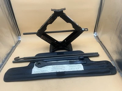 Chevy Express Van 2500 3500 2007-2018 neumático de repuesto gato de emergencia y kit de herramientas OEM Foto 1 de 4