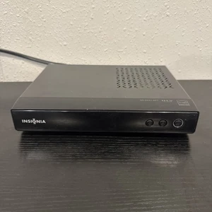Insignia NS-DXA1-APT Digital to Analog TV Converter Box (No Remote) - Picture 1 of 6