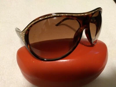 Gafas de sol valentino unisex con tachuelas de diamante  Foto 1 de 4