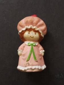 Vintage 1981 Kenner Strawberry Shortcake HERSELF Mini PVC Figur ~ rosa Nachthemd - Bild 1 von 4