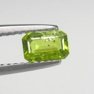 0,44 quilates ~ 1 $ subasta sin precio base peridoto verde natural corte octágono - E163 - Imagen 1 de 2