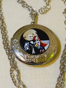 NUEVO NBC Jack Skellington Sally Love San Valentín Collar Foto Medallón Plata Largo - Imagen 1 de 12