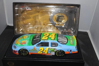 Jeff Gordon #24 Foundation/Sesame Street 2004 Monte Carlo Elite 1:24 NASCAR Foto 1 de 2