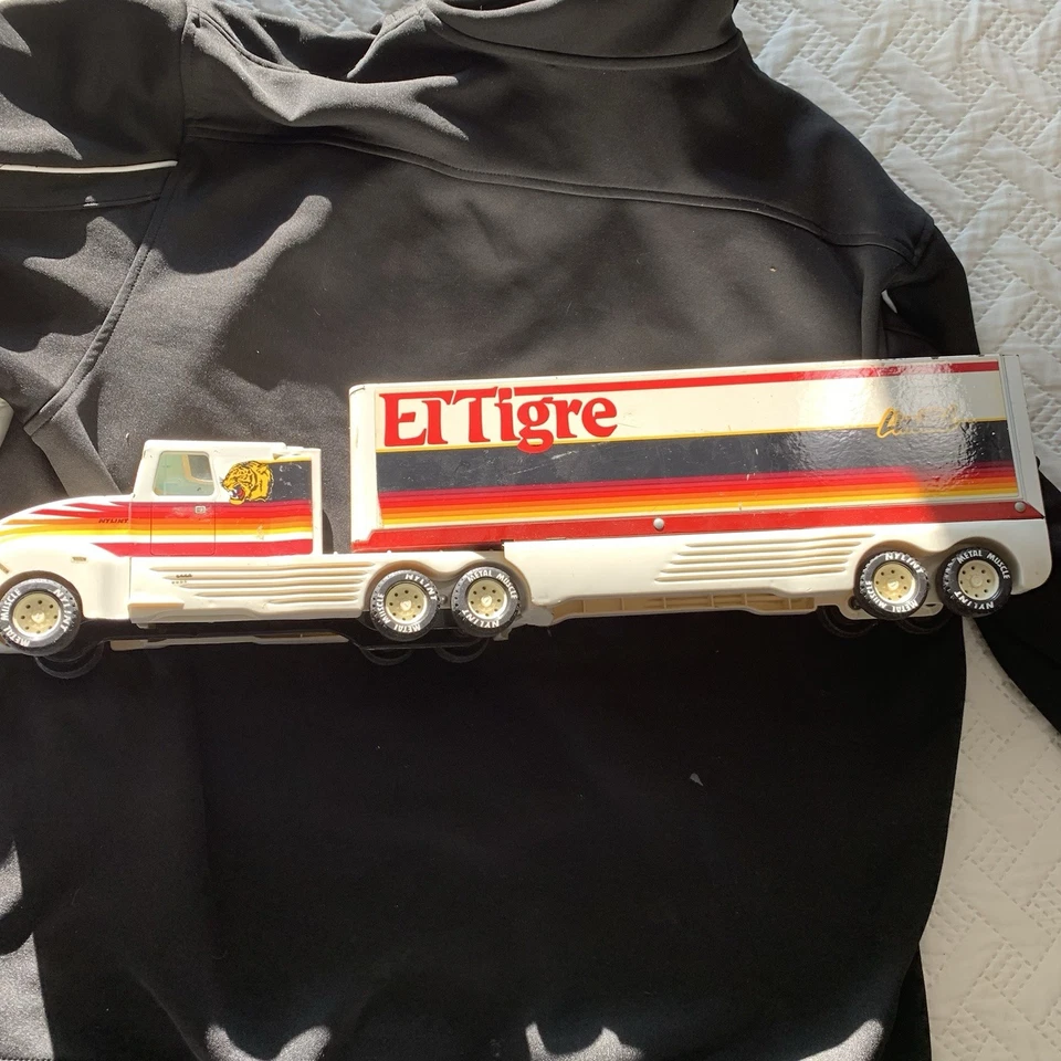 Nylint Corp Vintage El Tigre Semi Truck With Trailer Toy Made In The USA - Image 1 of 4