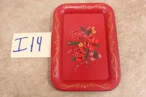 I14B KLEINES SERVIERTABLETT Vintage rote Rosen und Blumen Spitze - Bild 1 von 1