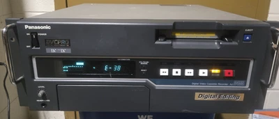 Panasonic AJ-D455P DVCPRO Digital Videorecorder Digital Editing DV DV Mini Videokassette - Bild 1 von 4