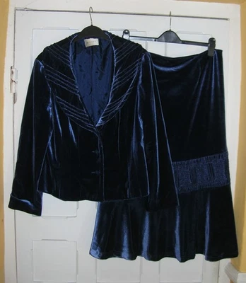 MINUET VINTAGE BLUE NAVY VELVET JACKET & MIDI SKIRT SUIT SET SZ 18 / EU44 - VGC - Image 1 of 4
