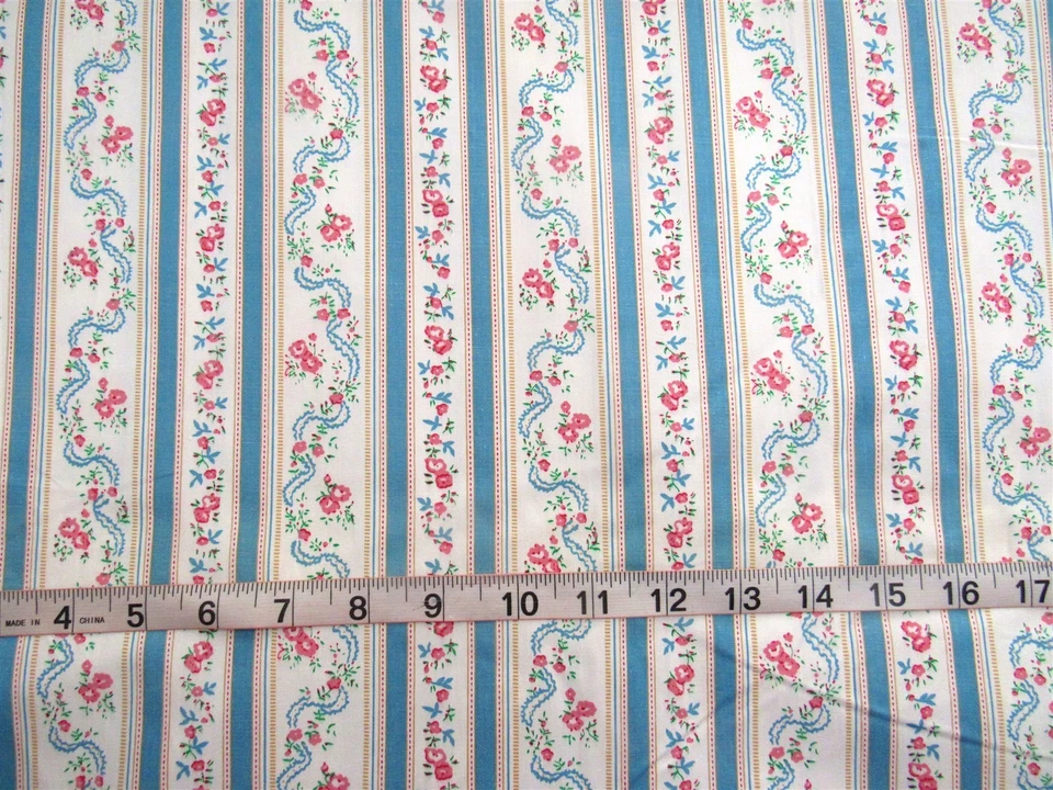 Almohada de tela 100 % algodón de 1 yarda rayas azules con flores Foto 1 de 1