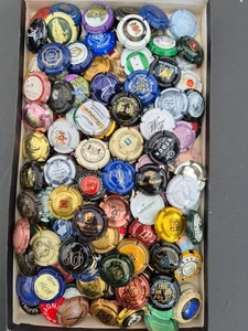 SET MIT 140 CHAMPAGNERKAPSELN - Bild 1 von 14