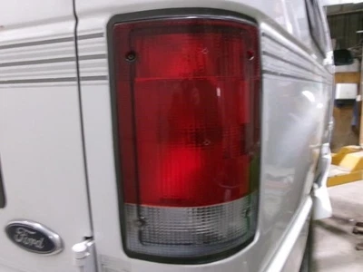 Passenger Right Tail Light Fits 95-04 FORD E150 VAN 2284068 Foto 1 de 3