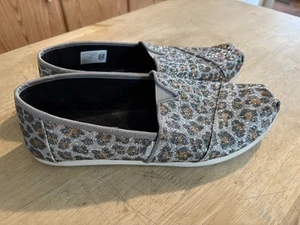 Toms Damen klassisch silber Glitzer Gepardenmuster Größe 8 US – gebraucht - Bild 1 von 4