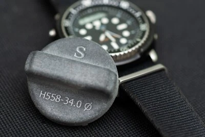 精工 Arnie H558 Caseback 去除工具 - Nonmarring 尼龙 — 第 1/4 张图片