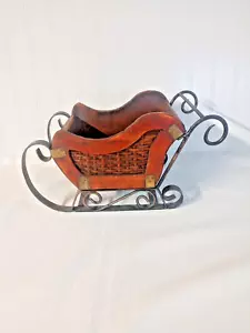 VINTAGE SLEIGH RATTAN IRON WOOD,WICKER SNOW SLED HOLIDAY CHRISTMAS DECOR - Picture 1 of 14