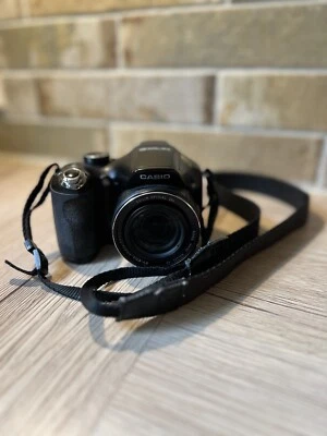 CASIO EXILIM EX-FH20 Digital Camera - Bild 1 von 4