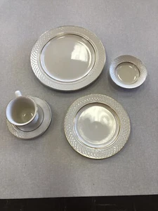Homer Laughlin Gothic Lead Free Six Piece Place Setting Set - Picture 1 of 8