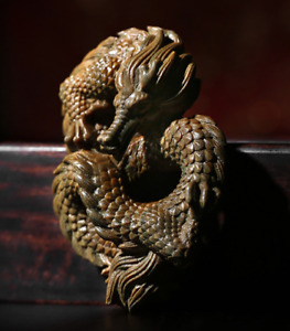 YZ077 - 7.8*5.5*3 CM Hand Carved Green Sandalwood Netsuke: Dragon