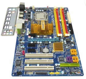 GIGABYTE GA-P35-DS3 socket 775 REV: 2.1 with Intel Core 2 DUO E8200 + I/O Shield - Picture 1 of 4