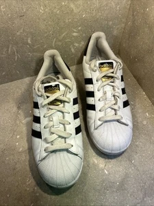 Adidas Junior Superstar Tennis Shoes Size 4 - Picture 1 of 5