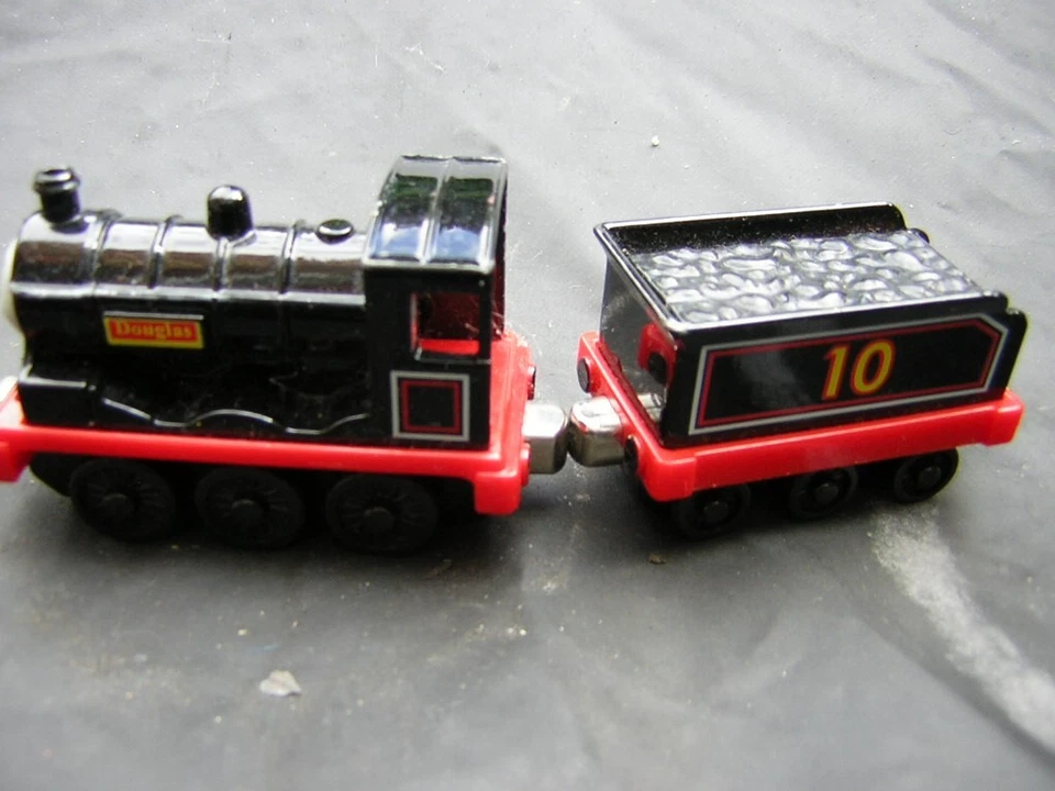 Thomas The Tank Engine, Douglas, Juguete, Negro Nº10, En muy buena condición. Foto 1 de 1