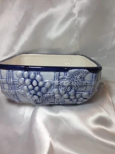 Baum Bros "Style-Eyes" Blue Embossed Grape Square Bowl - Picture 1 of 8