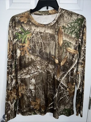 Men’s Realtree Size Large Camo Shirt - Image 1 of 4