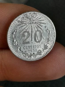 1939*Beautiful Mexico 20 Centavos .720 Fine Silver Coin "Cap and Rays" - Picture 1 of 4