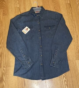 Wrangler Men's Button Down Casual Long Sleeve 2 Pocket Relaxed Fit Shirt NWT - Picture 1 of 4