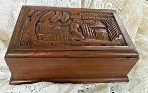 Caja de joyería antigua de madera tallada a mano con bisagras - Imagen 1 de 12