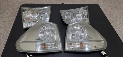 Conjunto de kit de lanterna traseira para 2004-2006 Lexus RX330 LH e RH com lâmpada(s) lente transparente fabricante de equipamento original - Imagem 1 de 2
