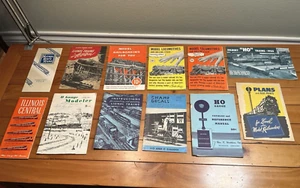 Lot 12 Vintage Model Train Catalogues, Time Tables, Instruction Sheets, etc. - Picture 1 of 13