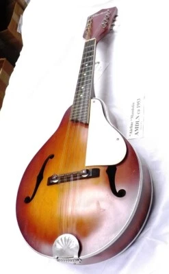 Airline A Style Flat Back Mandolin ca 1953 Very Good Condition with 1970s Strap - Image 1 of 4