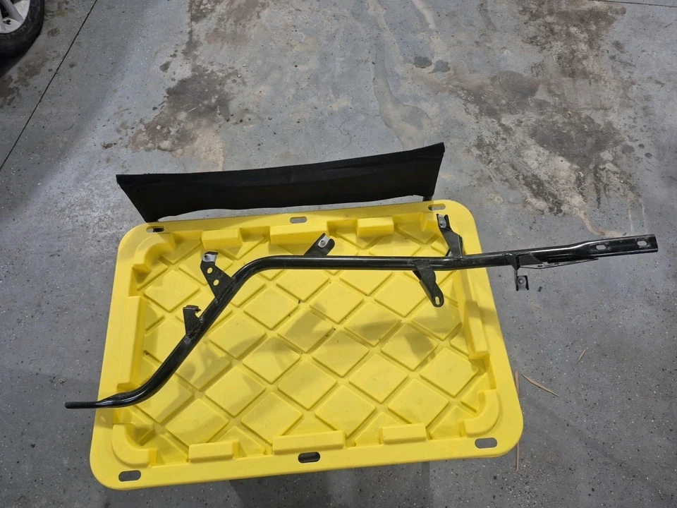 Can-Am Spyder RT-S Roadster SM5 2012 LH cuadro soporte lateral 705202817 Foto 1 de 4