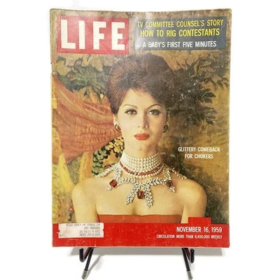Life Magazine November 16 1959 Glittery Chokers, Baby's First Five Minutes - Image 1 of 4