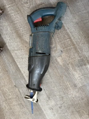 Sierra recíproca eléctrica Bosch Foto 1 de 3