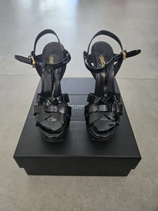 Saint Laurent Tribute sandali plateau con cinturino a T neri in vernice taglia 38 - Foto 1 di 8