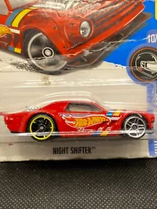 Hot Wheels Night Shifter #3 2015 rojo 1:64 diecast 3" coche de carreras con amarillo y azul - Imagen 1 de 8