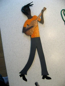 Afrikanische Kunst Metall Wand Skulptur Gitarre Kerl 21"T x 9"W Karibik John & Robbyn - Bild 1 von 4