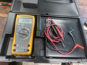 ꙮ FLUKE 77 III Multimeter with Fluke Leads - Picture 1 of 9